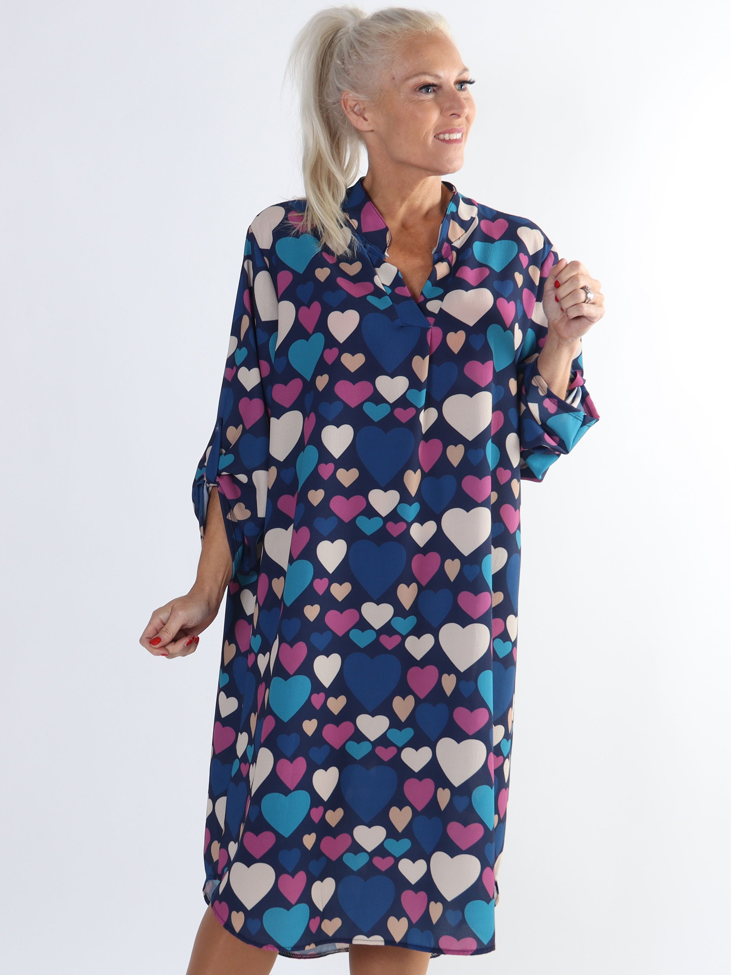 Vanesa Heart Long - Plus size kjole med hjerte mønster